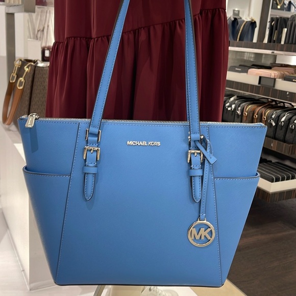 MICHAEL KORS
Jet Set Large Crossgrain Leather Top-Zip Charlotte Tote Bag
NWT - Picture 2 of 16